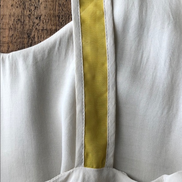 BCBGeneration Ruffled Tank - Picture 4 of 5